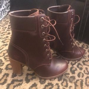 NWOT Timberland heeled boots